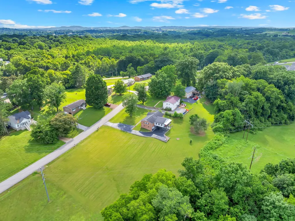 308 Lake Drive Columbia TN 38401