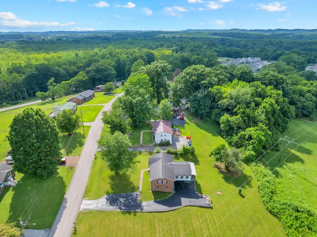 308 Lake Drive Columbia TN 38401