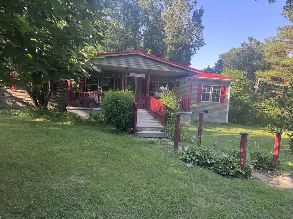5843 Valley Drive Lyles TN 37098