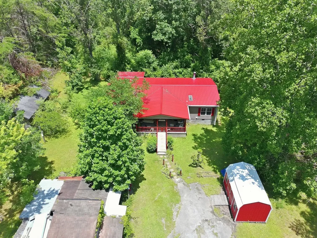 5843 Valley Drive Lyles TN 37098