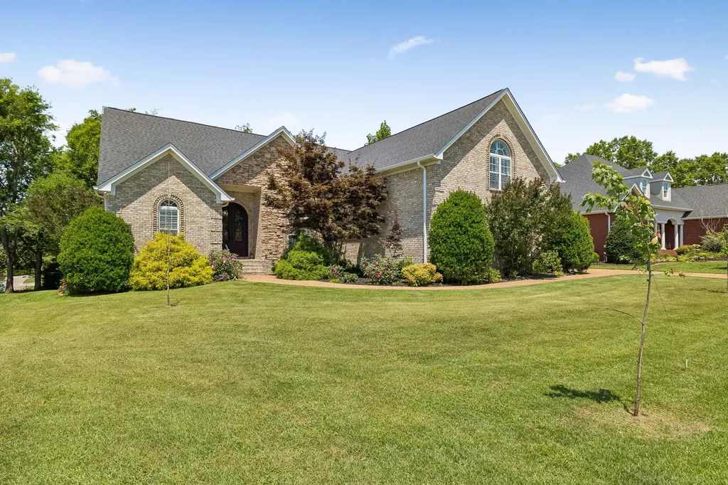 402 Five Oaks Boulevard Lebanon TN 37087