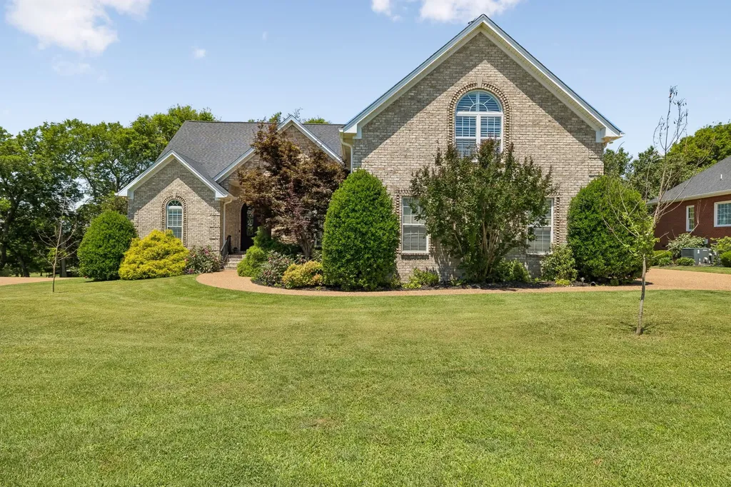 402 Five Oaks Boulevard Lebanon TN 37087