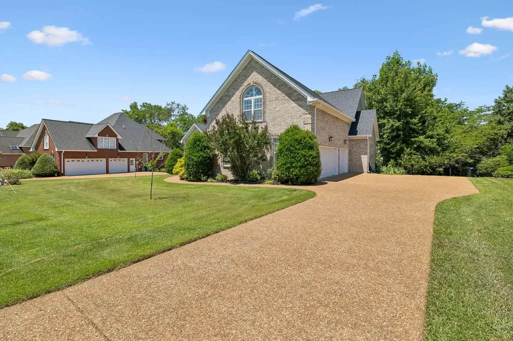402 Five Oaks Boulevard Lebanon TN 37087