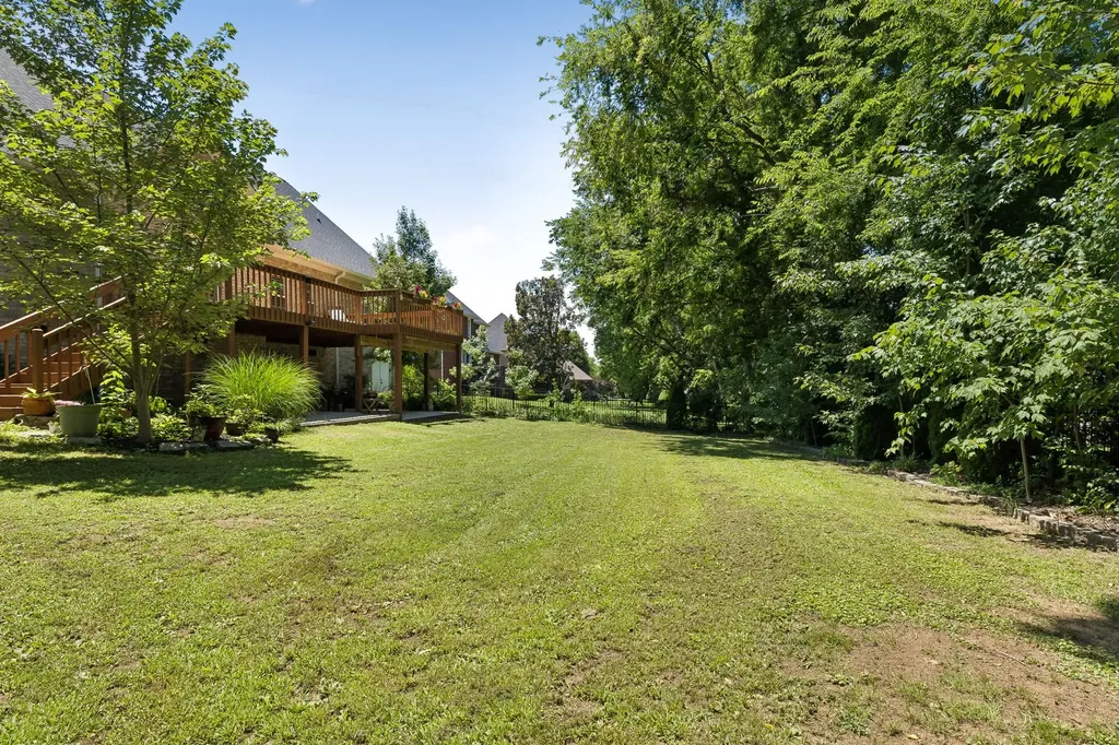 402 Five Oaks Boulevard Lebanon TN 37087