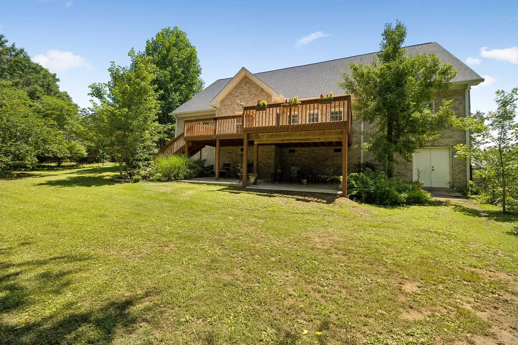 402 Five Oaks Boulevard Lebanon TN 37087