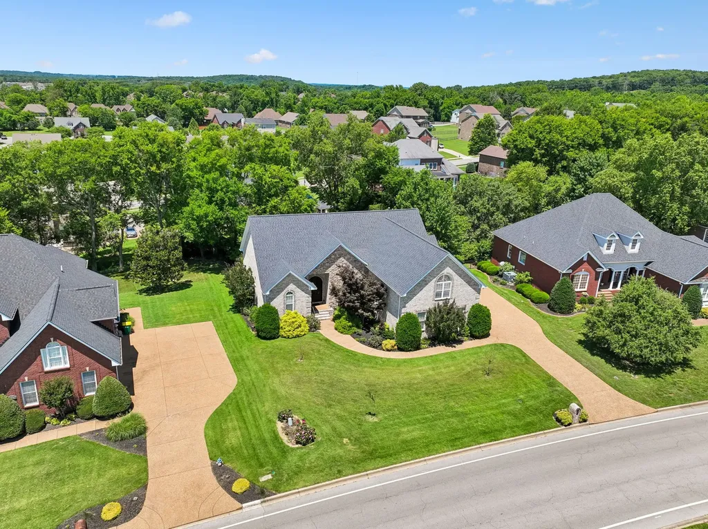 402 Five Oaks Boulevard Lebanon TN 37087