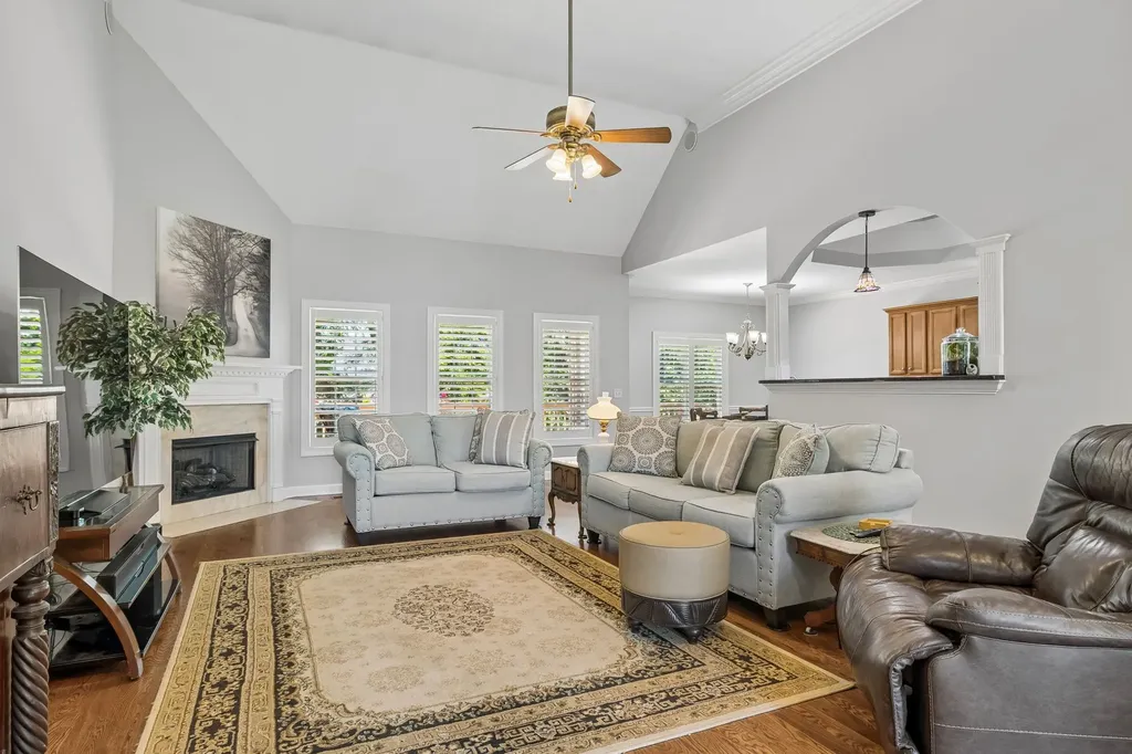 402 Five Oaks Boulevard Lebanon TN 37087