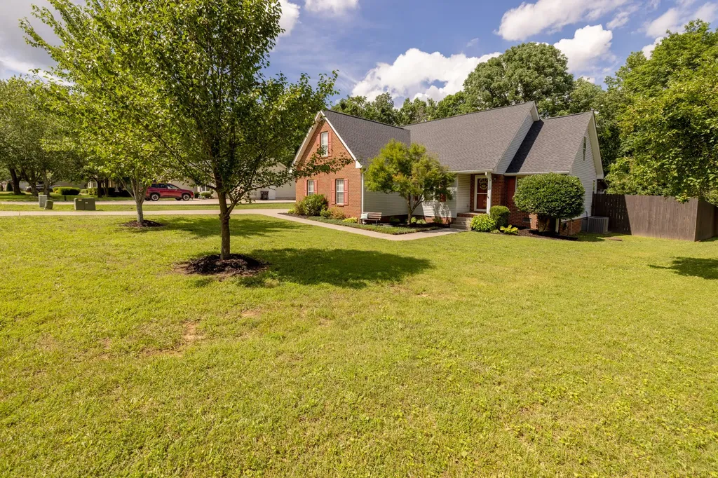 2027 Skyline Drive Goodlettsville TN 37072