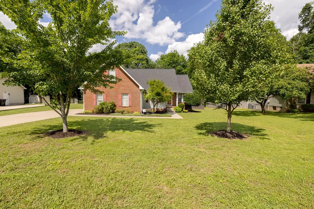 2027 Skyline Drive Goodlettsville TN 37072