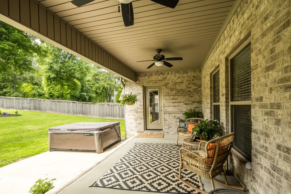 32 Sunhaven Drive Jackson TN 38305