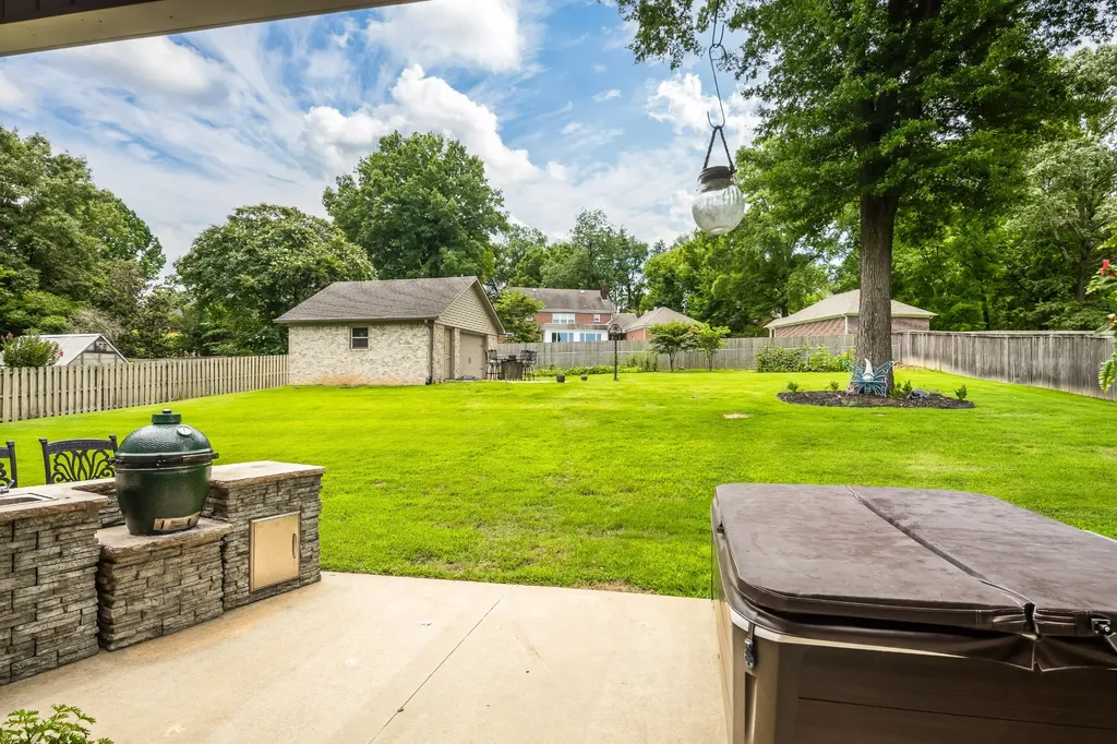 32 Sunhaven Drive Jackson TN 38305