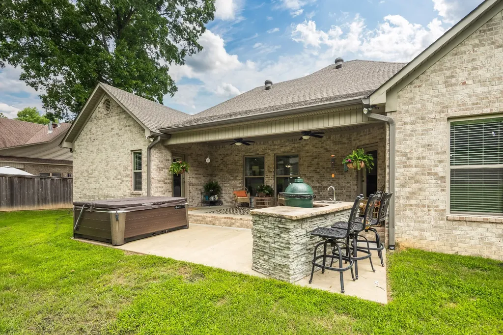 32 Sunhaven Drive Jackson TN 38305