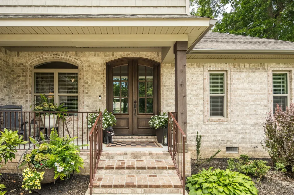 32 Sunhaven Drive Jackson TN 38305