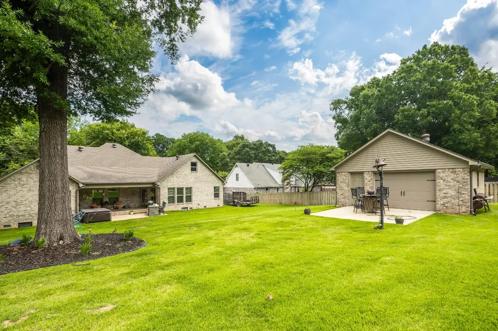32 Sunhaven Drive Jackson TN 38305