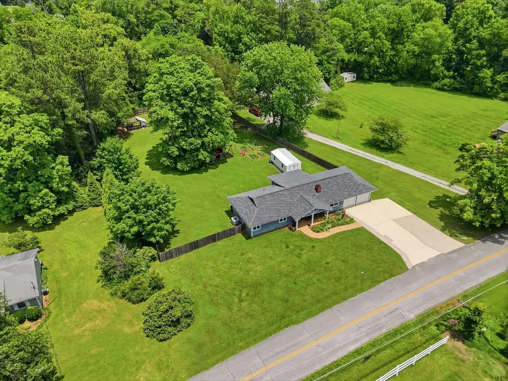 9417 Bennie Lane Ooltewah TN 37363