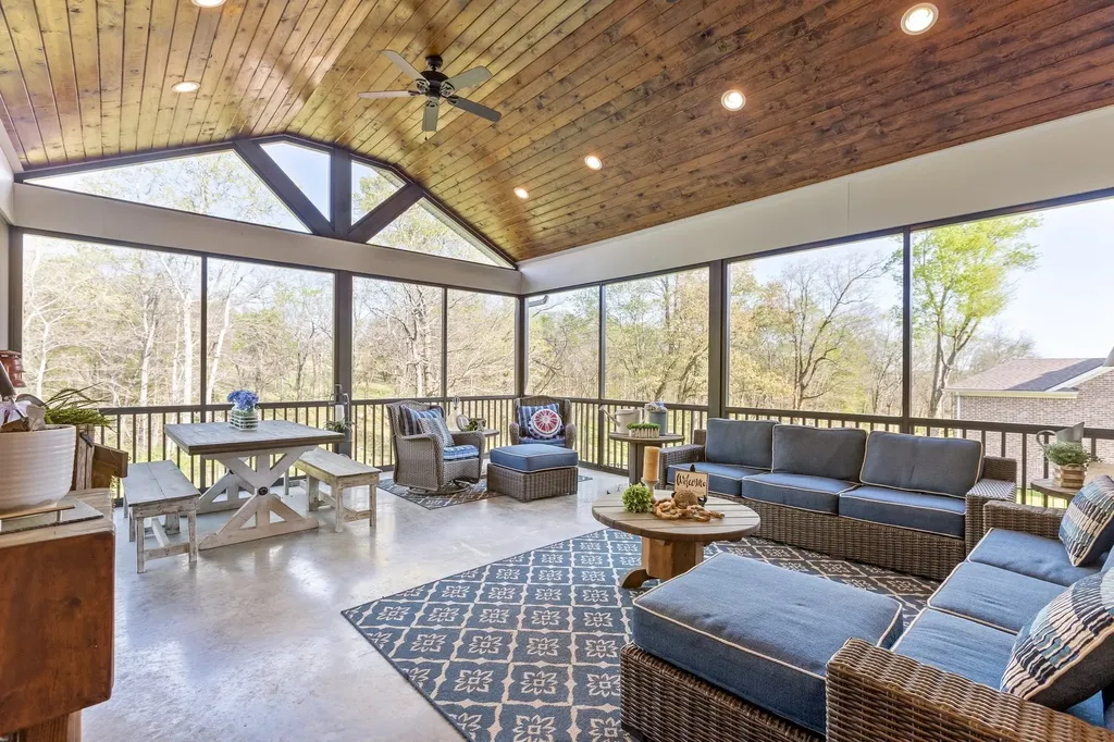 1070 Hideaway Road Columbia TN 38401