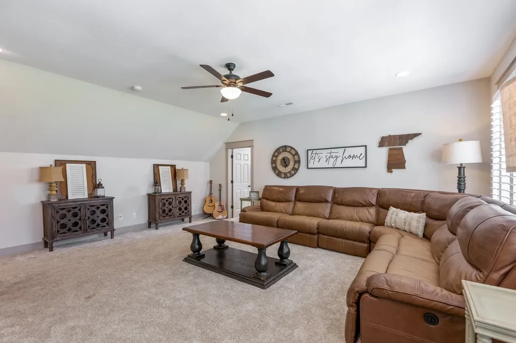 1070 Hideaway Road Columbia TN 38401