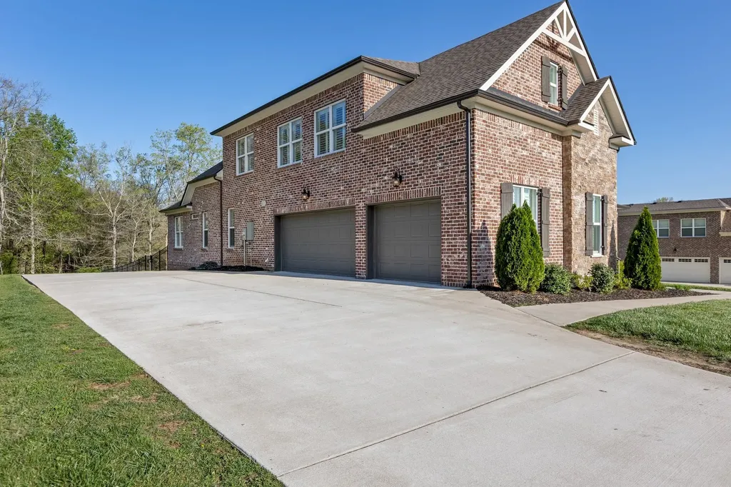 1070 Hideaway Road Columbia TN 38401