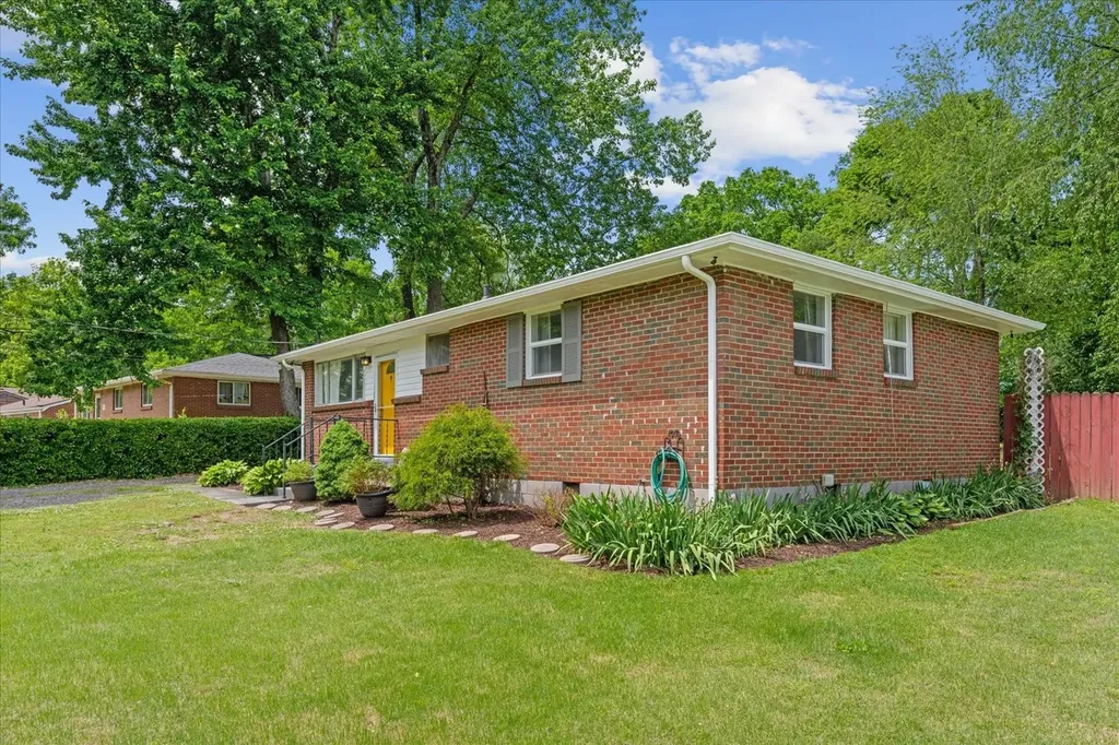 2920 Twin Lawn Drive Nashville TN 37214