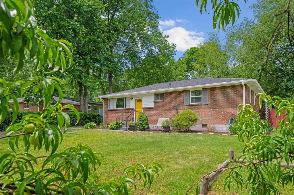 2920 Twin Lawn Drive Nashville TN 37214