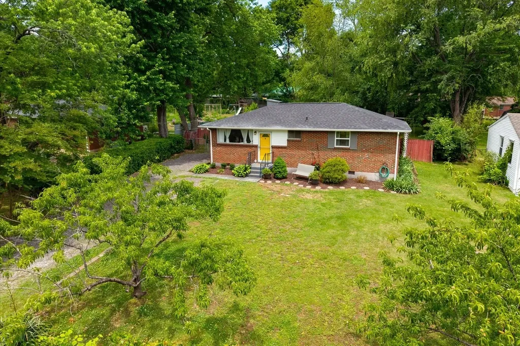 2920 Twin Lawn Drive Nashville TN 37214