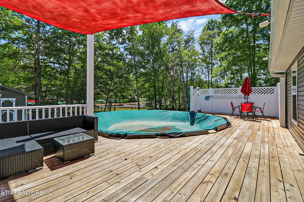 874 Deer Lodge Highway Clarkrange TN 38553