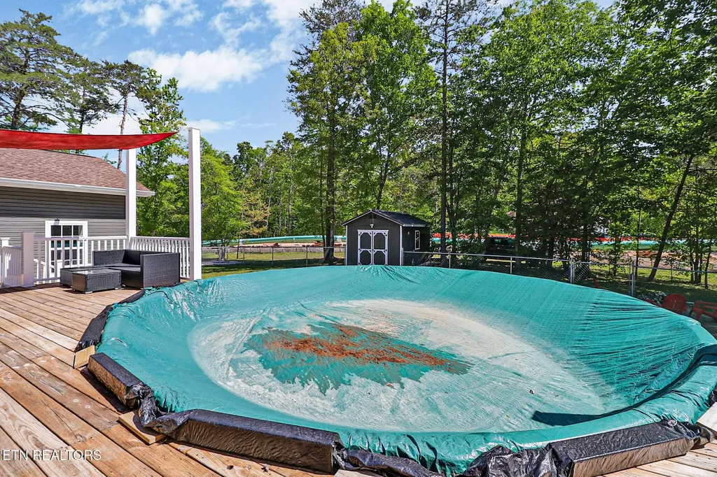 874 Deer Lodge Highway Clarkrange TN 38553