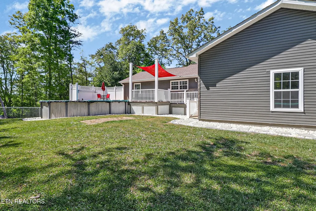 874 Deer Lodge Highway Clarkrange TN 38553