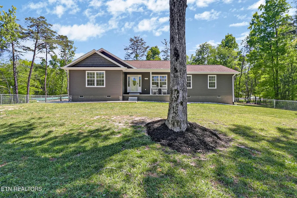874 Deer Lodge Highway Clarkrange TN 38553