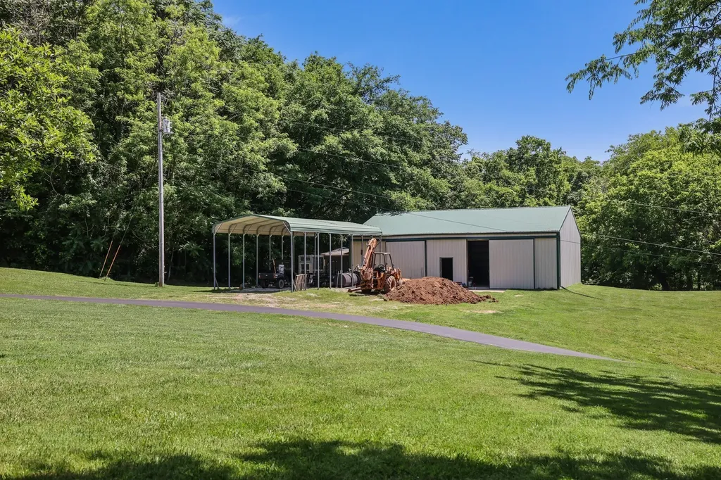 2219A Mack Benderman Road Culleoka TN 38451