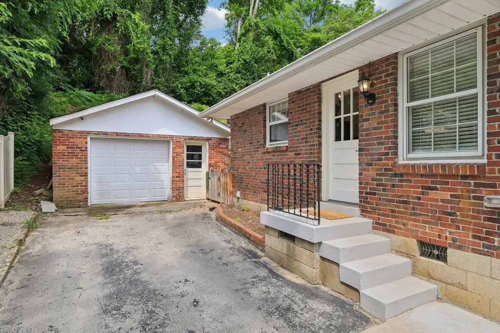 3313 Colby Drive Nashville TN 37211