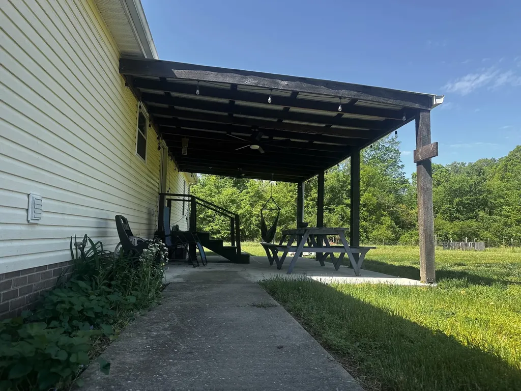 831 Philippi Road Wartrace TN 37183