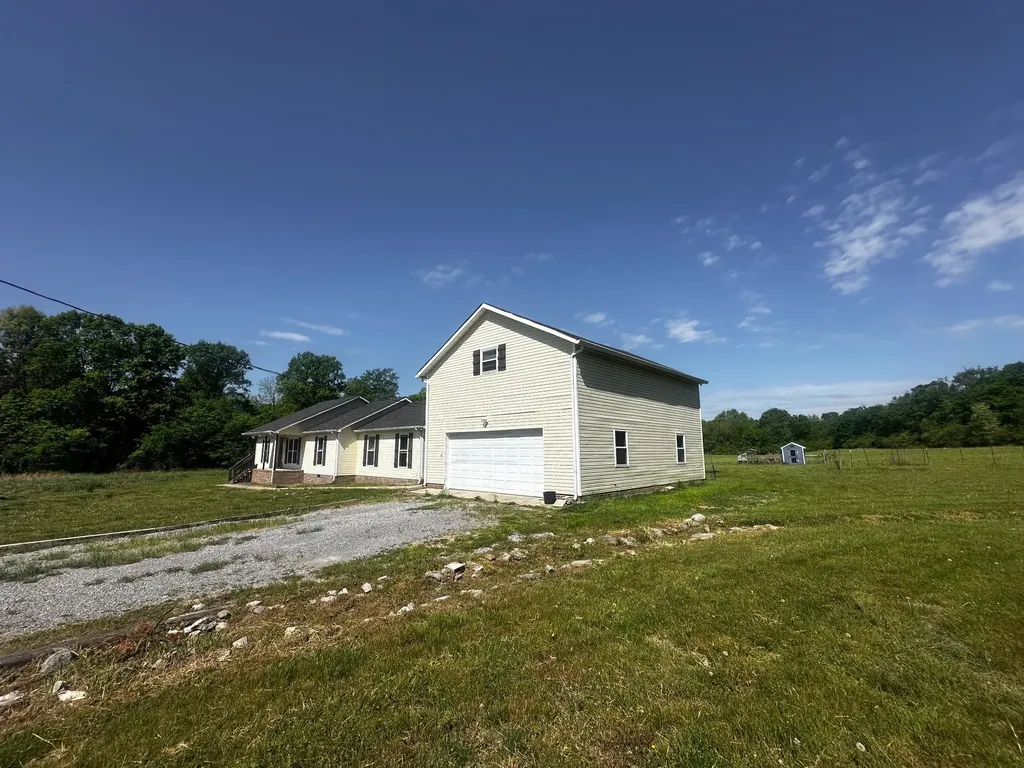 831 Philippi Road Wartrace TN 37183