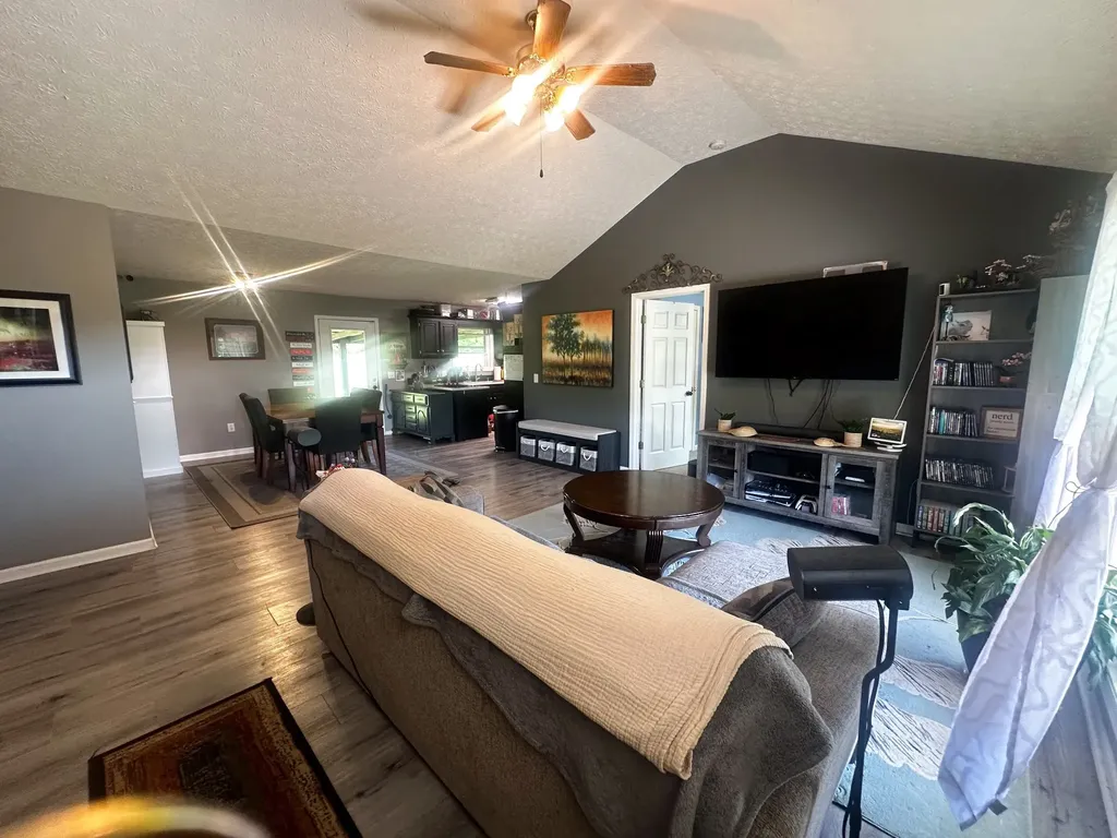 831 Philippi Road Wartrace TN 37183