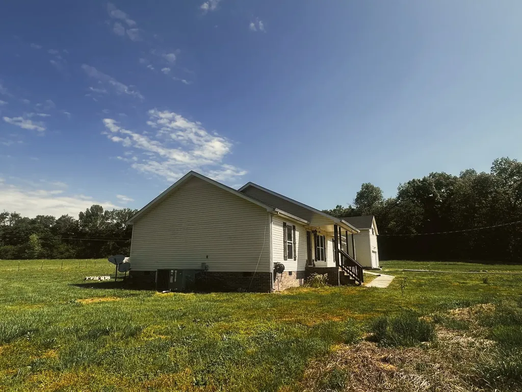 831 Philippi Road Wartrace TN 37183