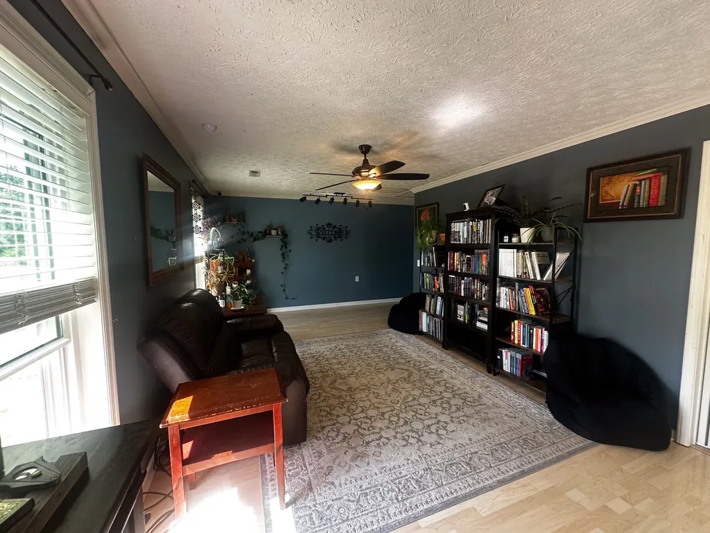 831 Philippi Road Wartrace TN 37183