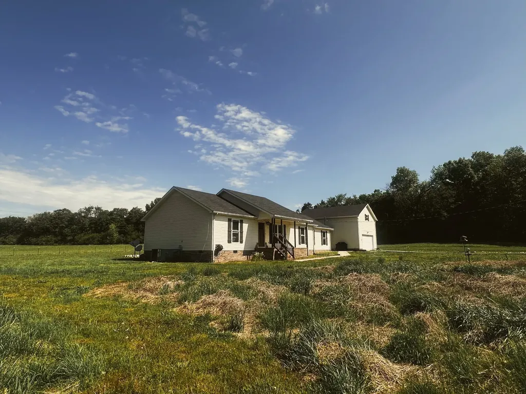 831 Philippi Road Wartrace TN 37183