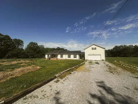831 Philippi Road Wartrace TN 37183