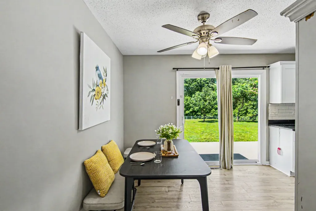 2723 Highway 12, N Chapmansboro TN 37035