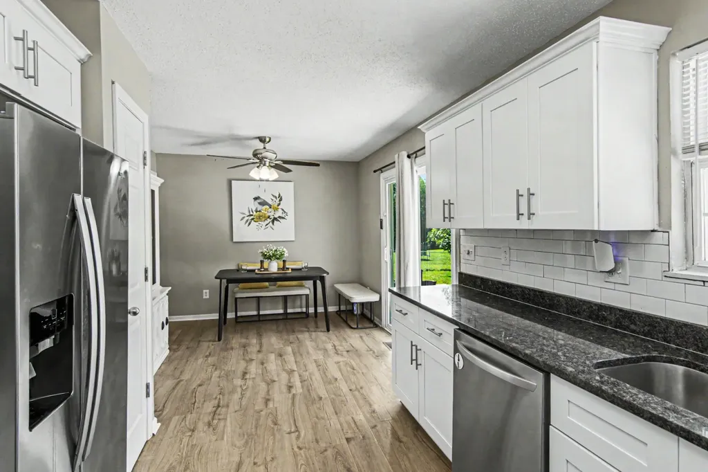 2723 Highway 12, N Chapmansboro TN 37035