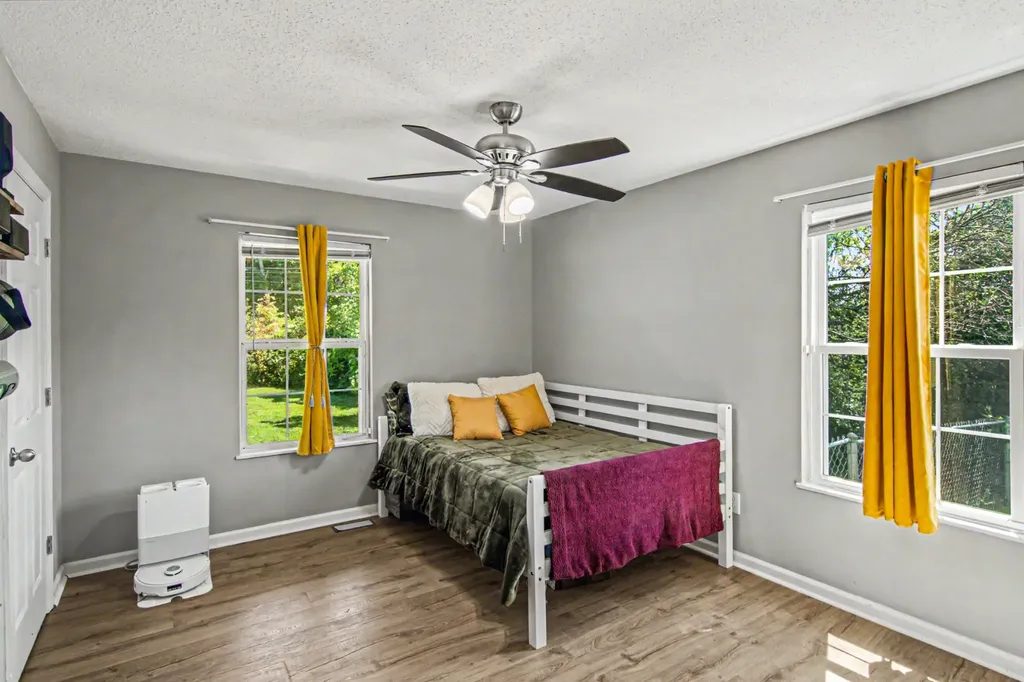 2723 Highway 12, N Chapmansboro TN 37035