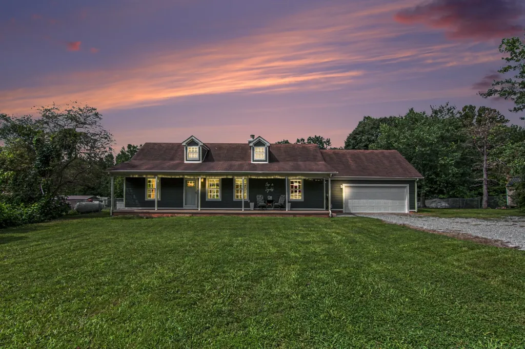 2723 Highway 12, N Chapmansboro TN 37035