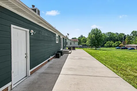 2723 Highway 12, N Chapmansboro TN 37035