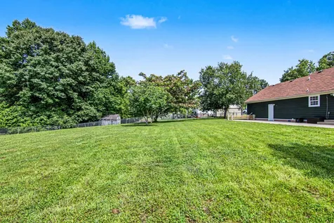 2723 Highway 12, N Chapmansboro TN 37035