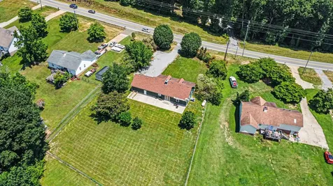 2723 Highway 12, N Chapmansboro TN 37035