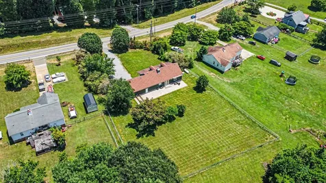2723 Highway 12, N Chapmansboro TN 37035
