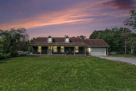 2723 Highway 12, N Chapmansboro TN 37035
