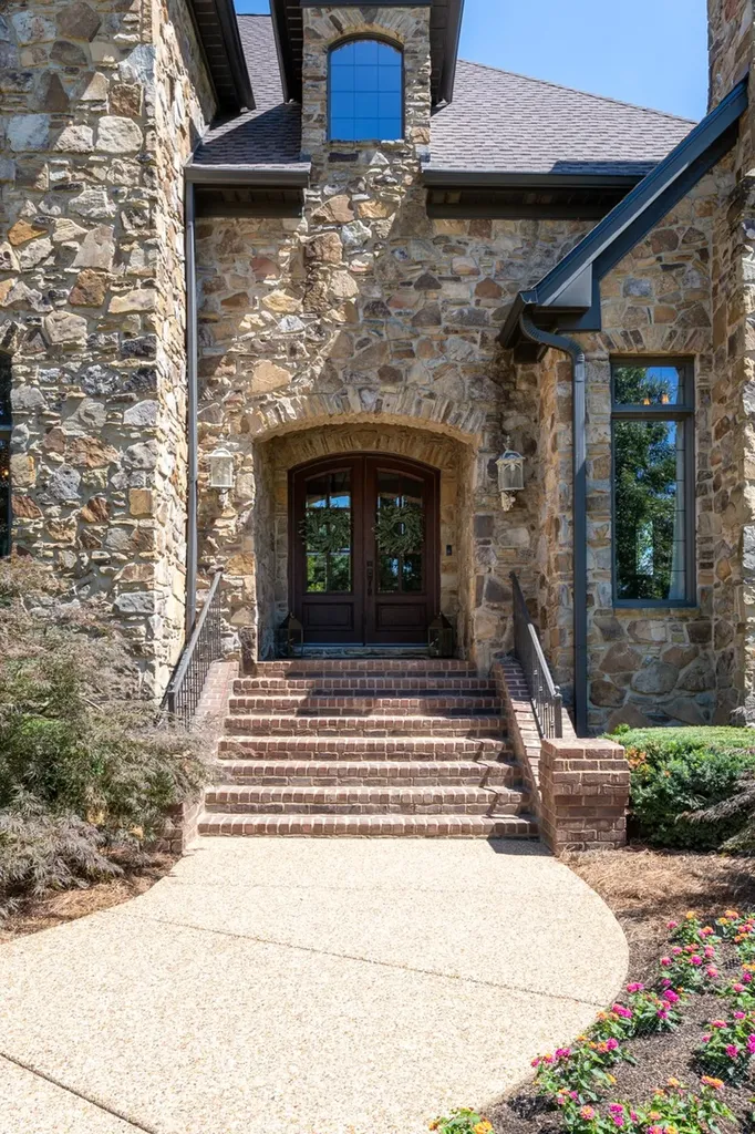 641 Five Oaks Boulevard Lebanon TN 37087
