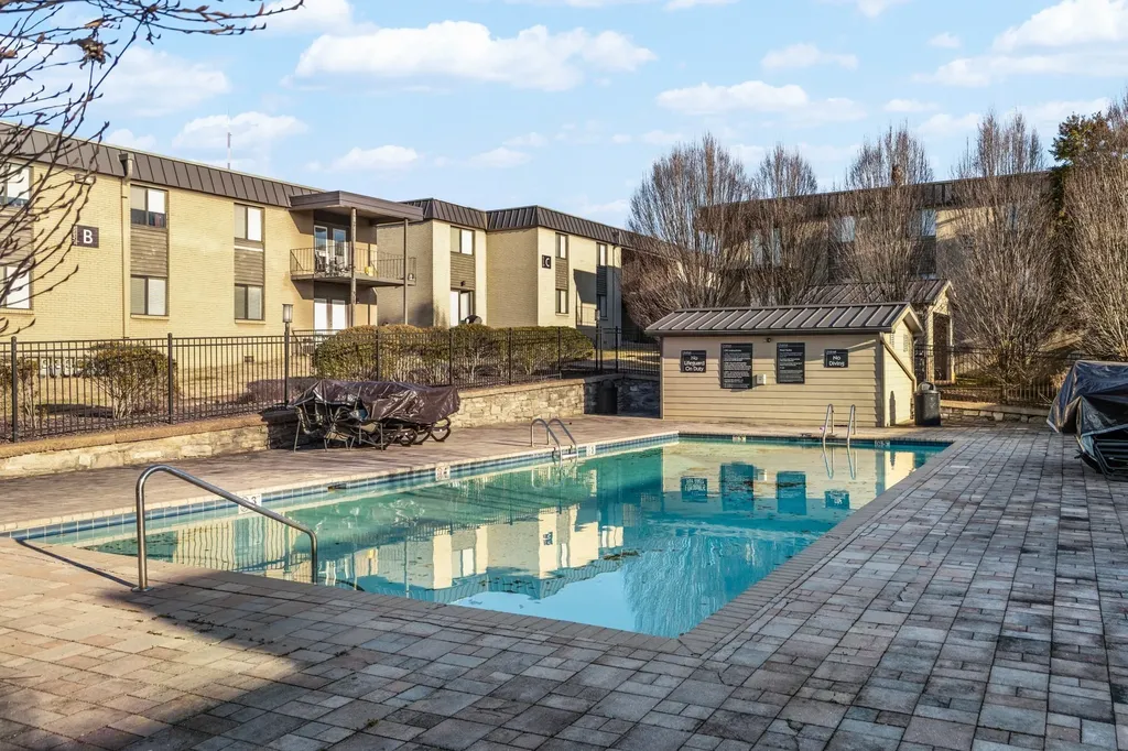 6680 Charlotte Pike Nashville TN 37209