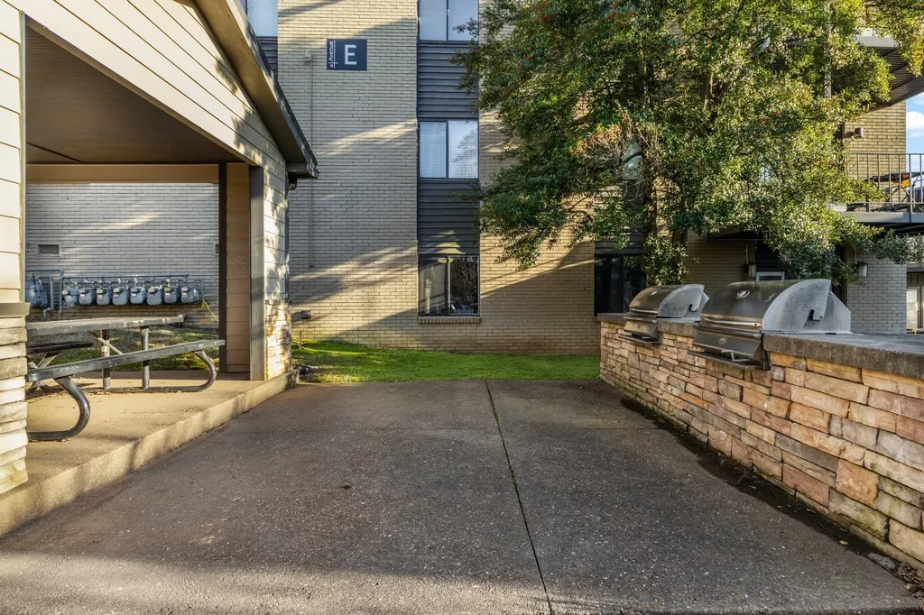6680 Charlotte Pike Nashville TN 37209